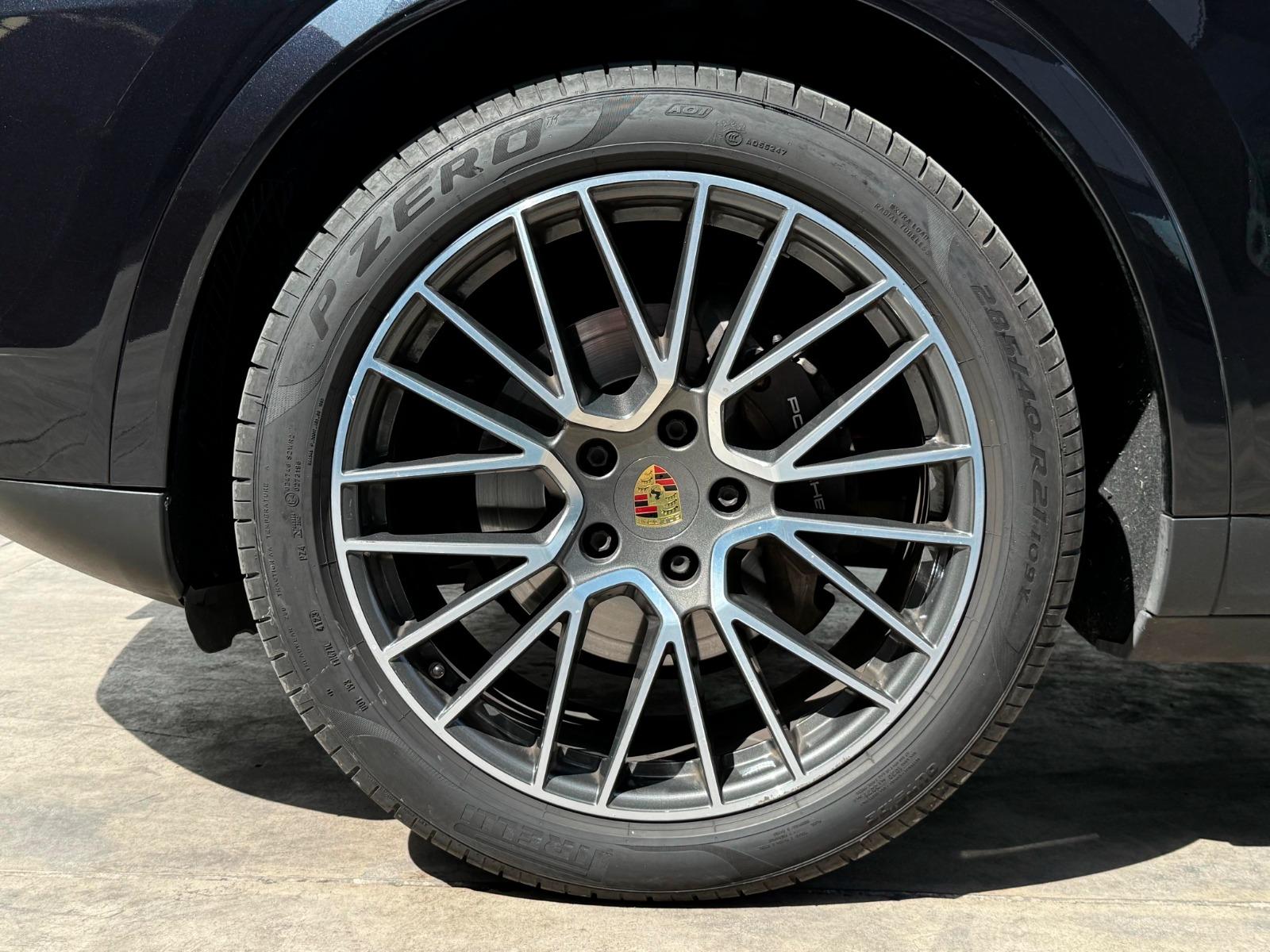 2019 PORSCHE Cayenne - TIRES