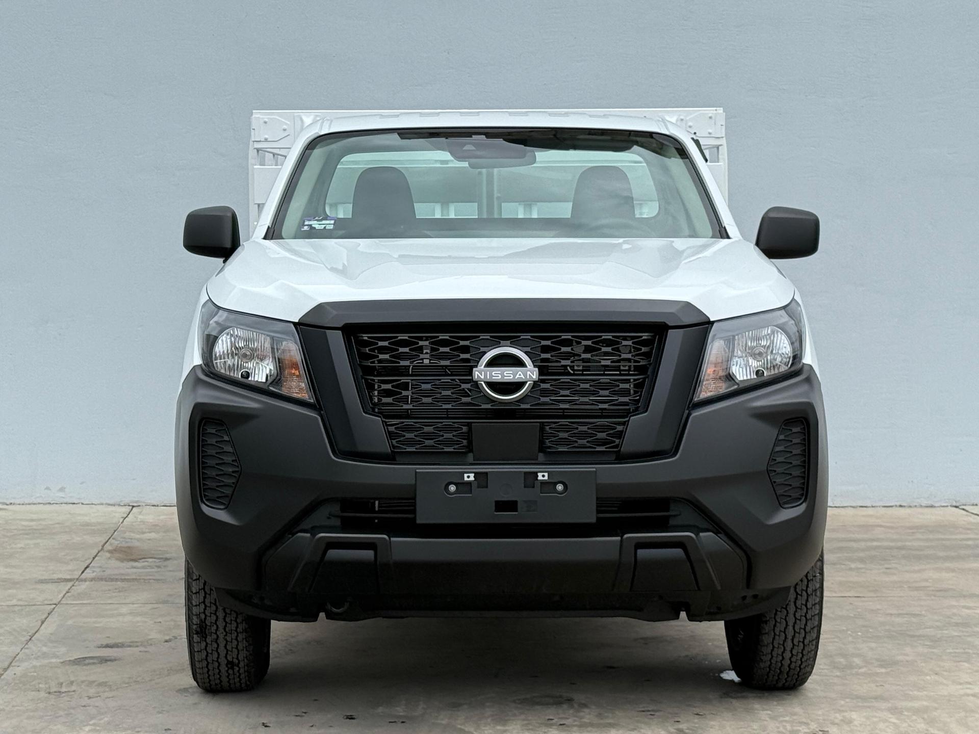 2026 NISSAN NP300 - FRONT