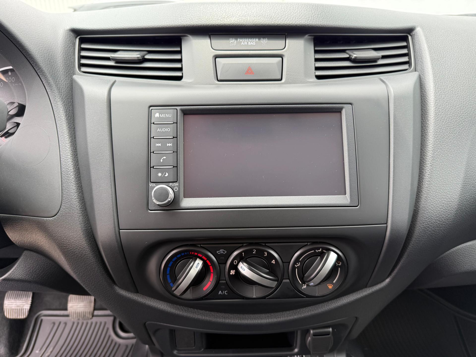 2026 NISSAN NP300 - DASHBOARD