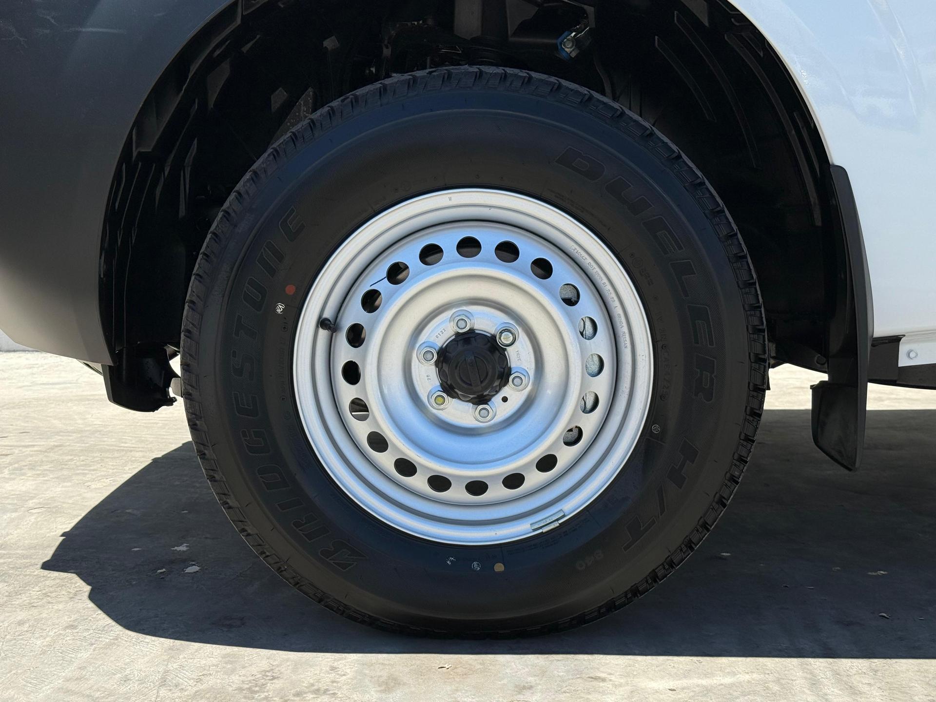 2026 NISSAN NP300 - TIRES