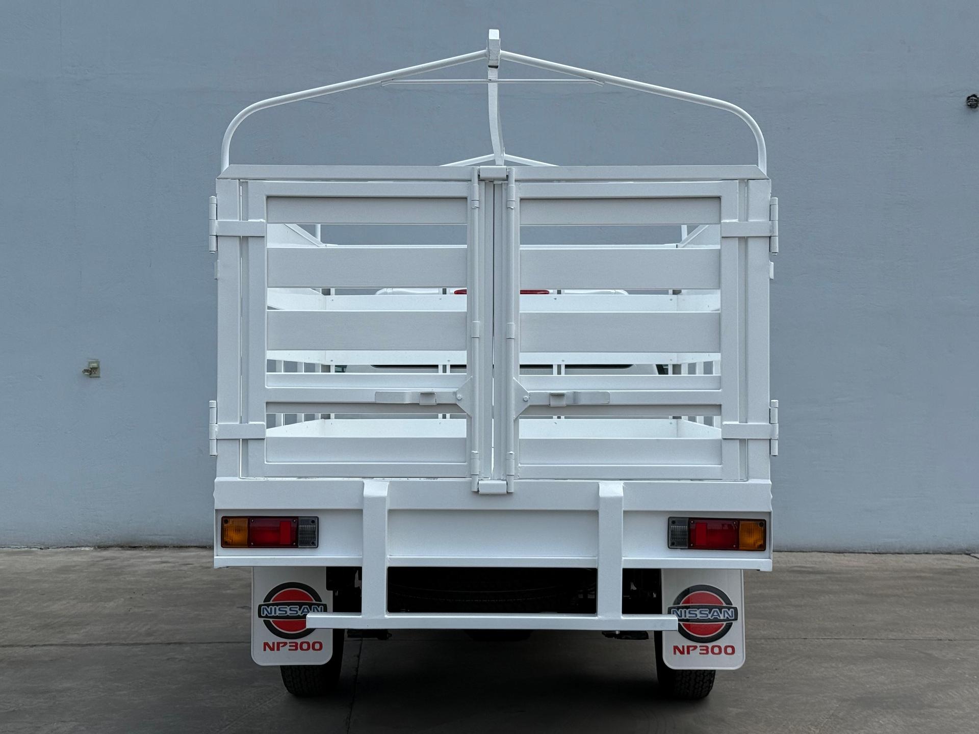 2026 NISSAN NP300 - BACK