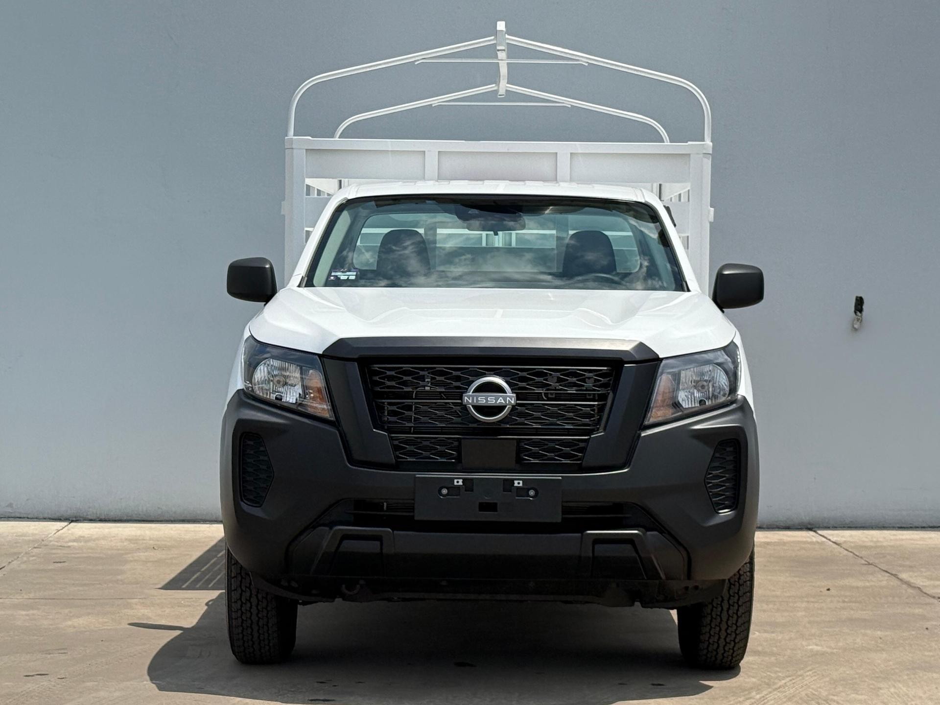 2026 NISSAN NP300 - FRONT