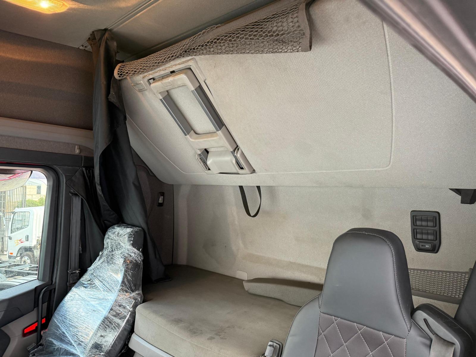 2021 SCANIA - SEATS_REAR