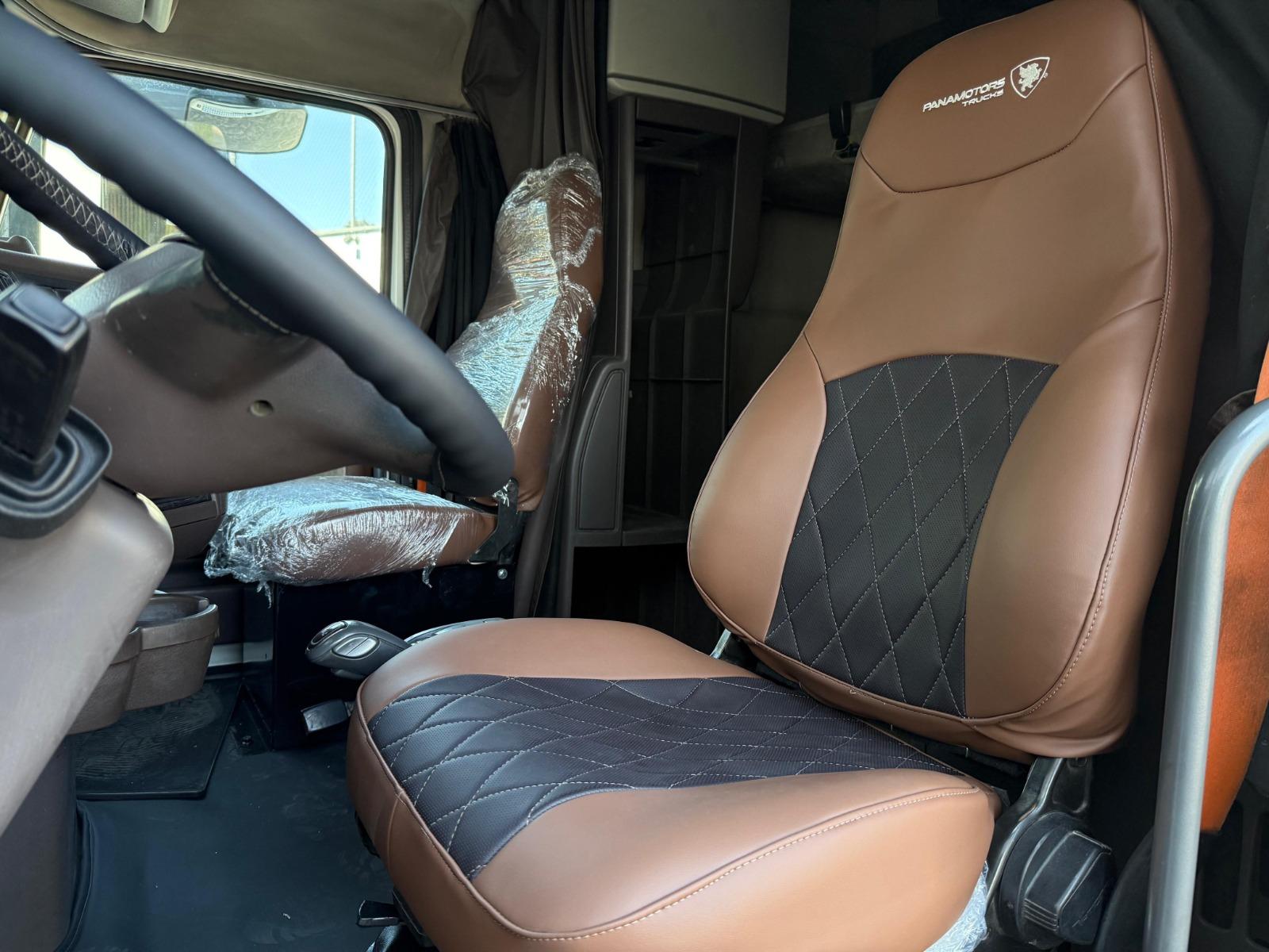 2016 VOLVO TRUCKS - SEATS_FRONT