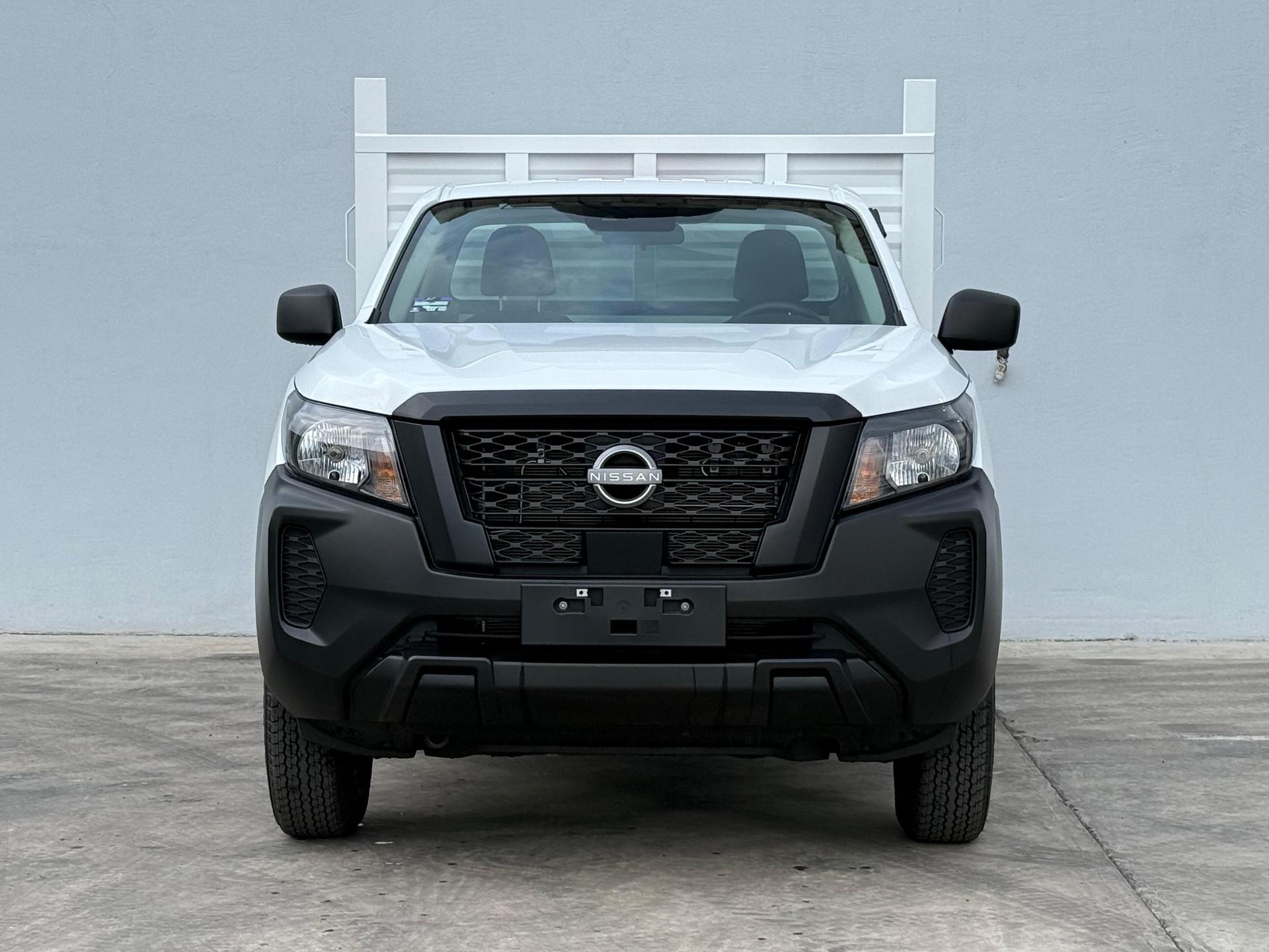 2026 NISSAN NP300 - FRONT