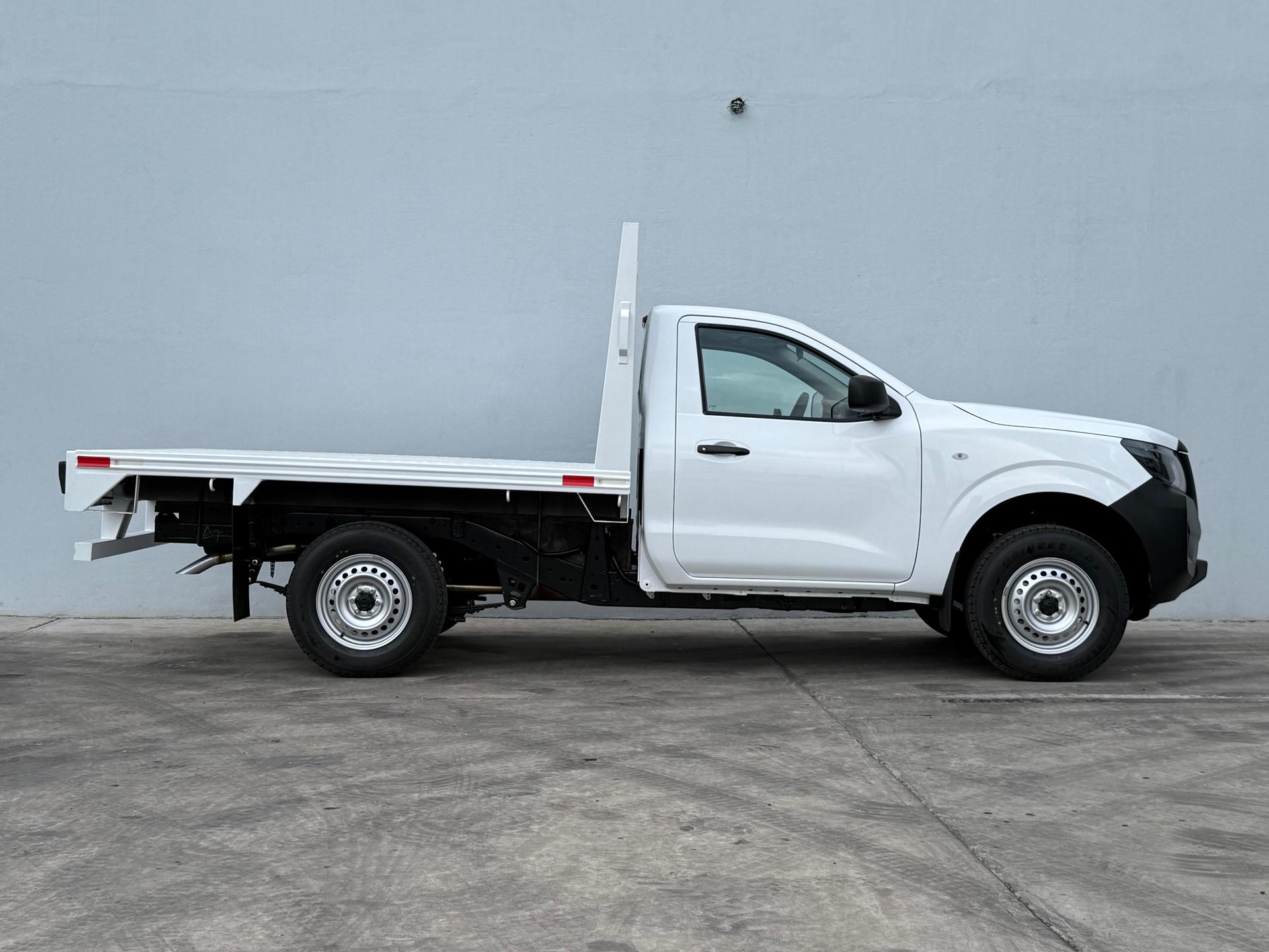 2026 NISSAN NP300 - SIDE_RIGHT
