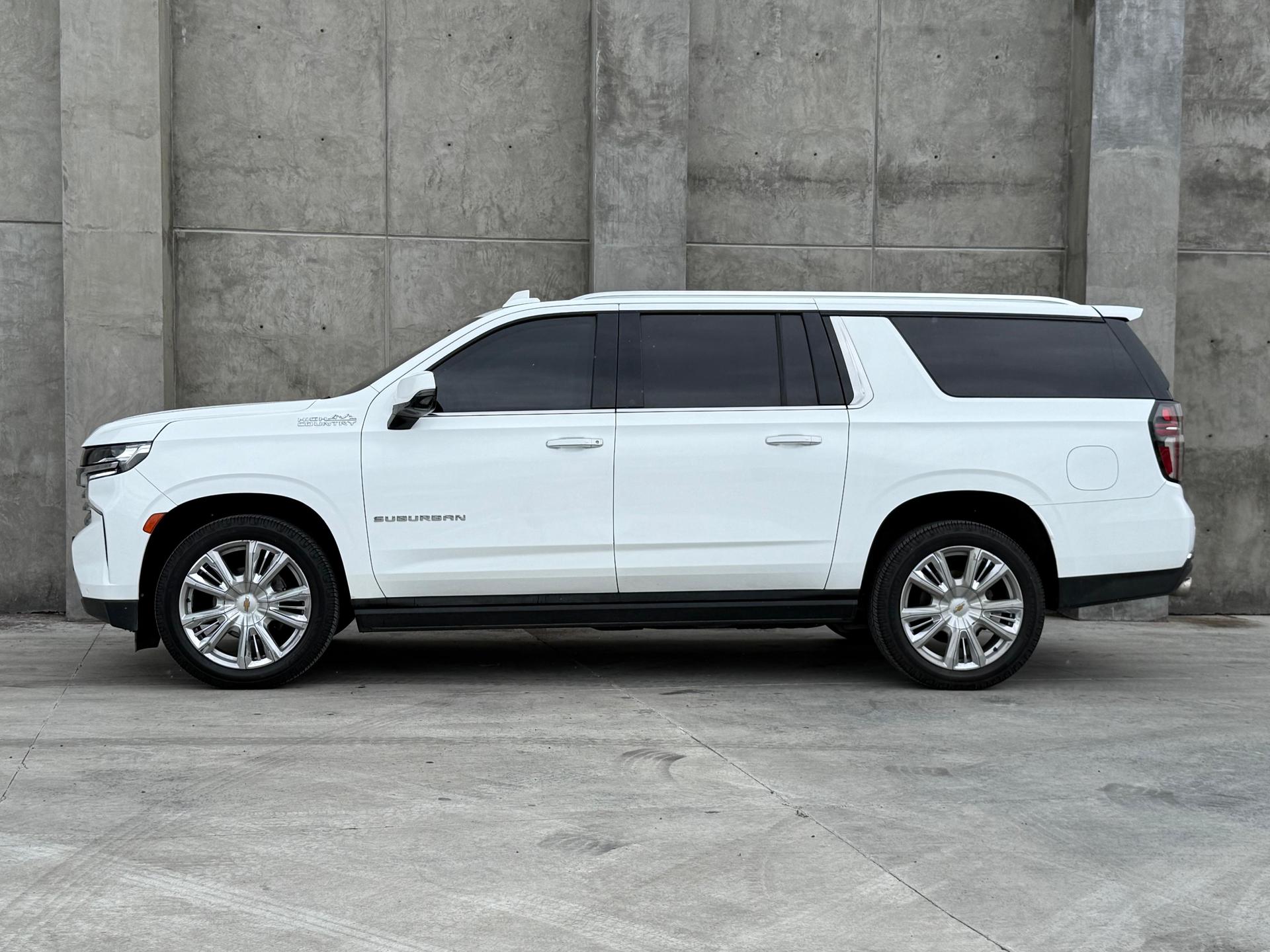 2021 CHEVROLET Suburban - SIDE_LEFT