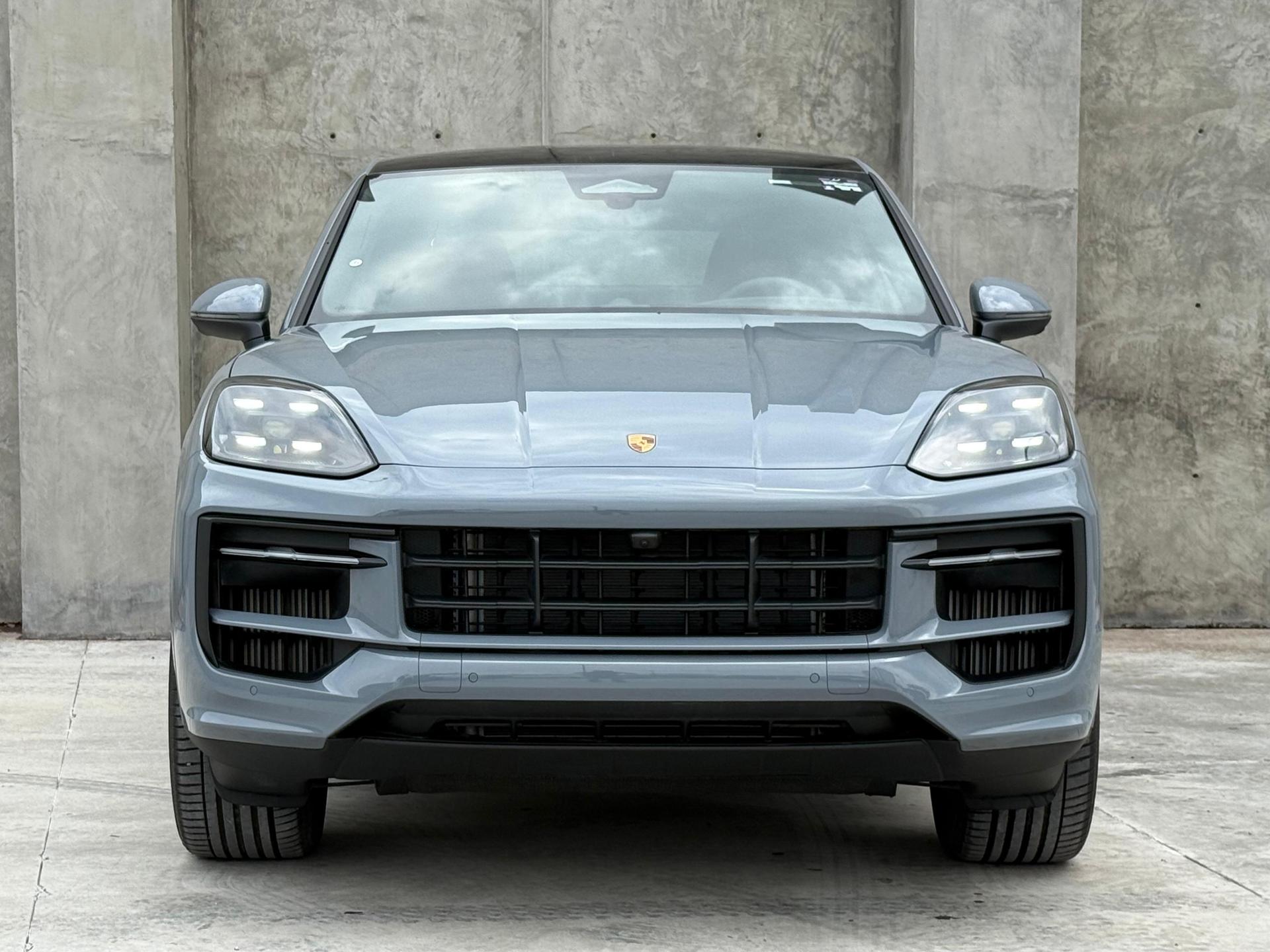 2026 PORSCHE Cayenne - FRONT