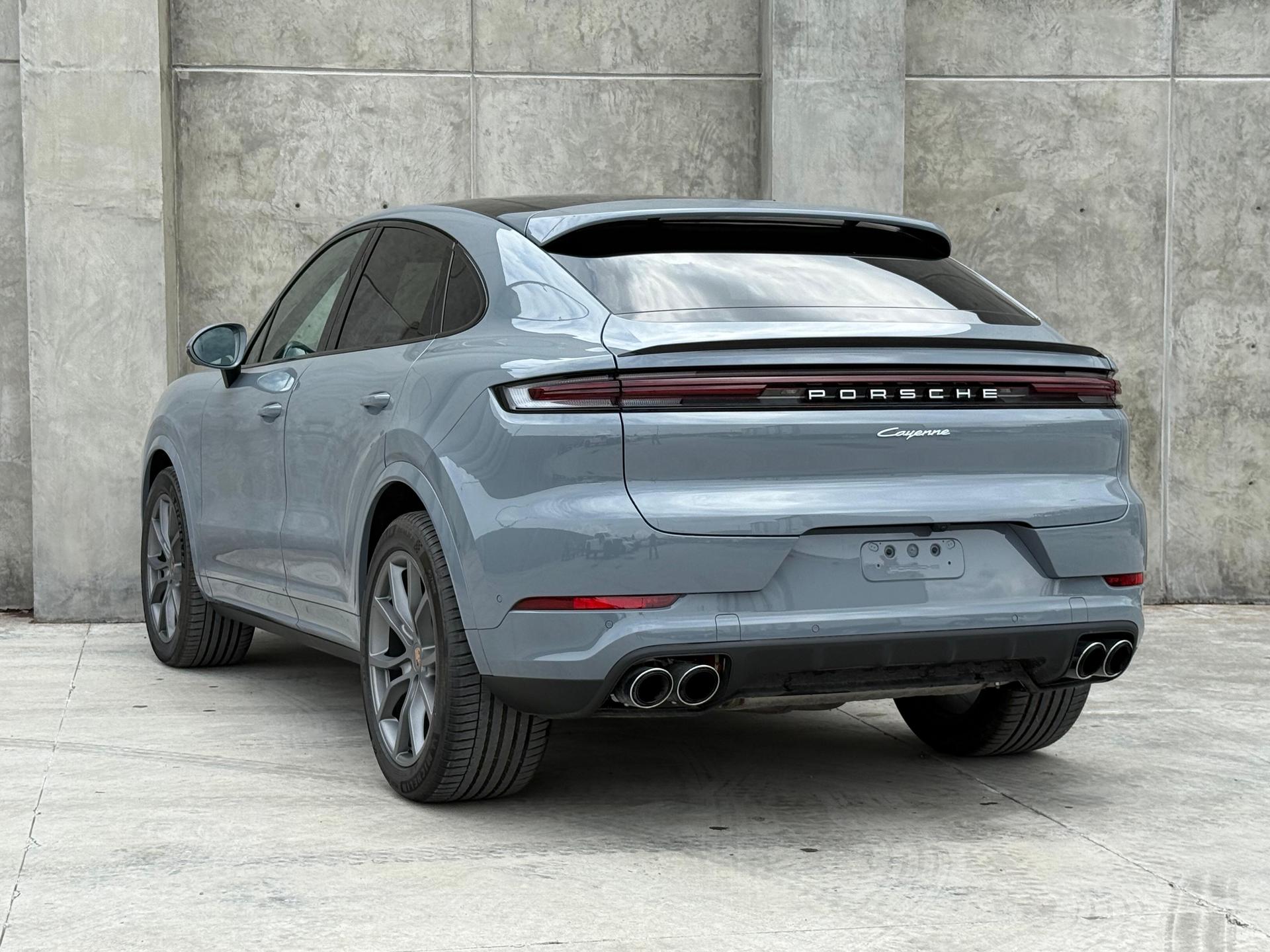 2026 PORSCHE Cayenne - REAR_PASSENGER_SIDE