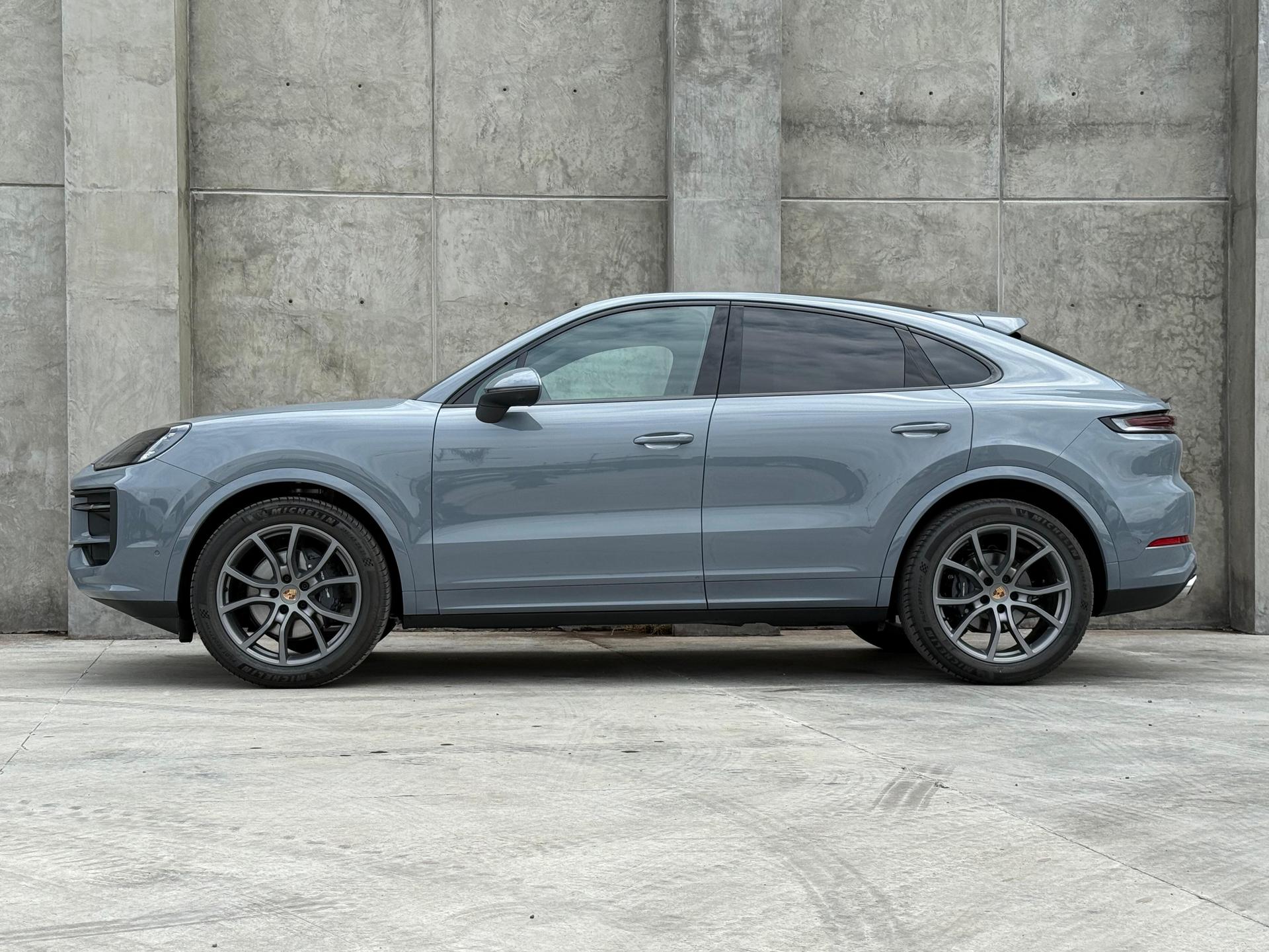 2026 PORSCHE Cayenne - SIDE_LEFT