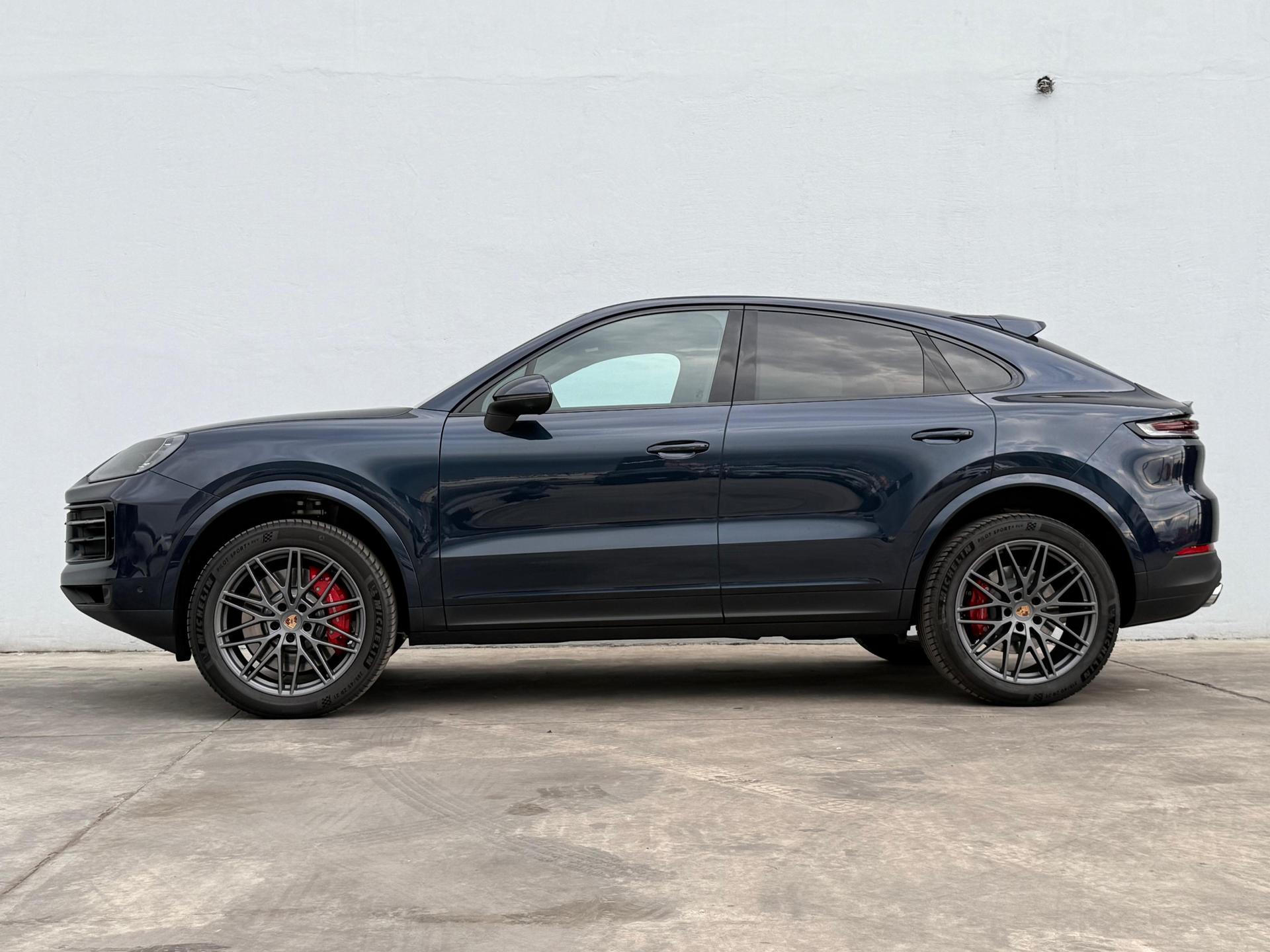 2026 PORSCHE Cayenne - SIDE_LEFT