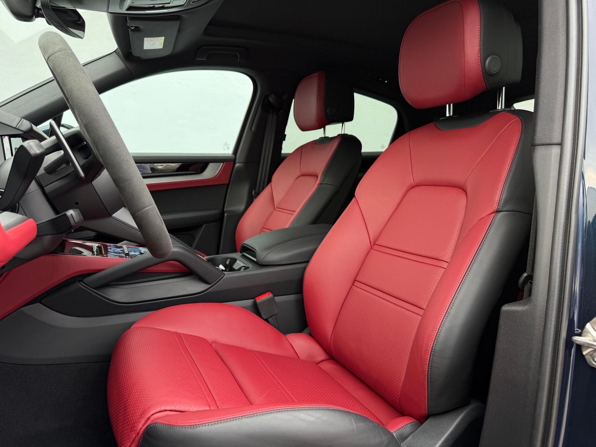 2026 PORSCHE Cayenne - SEATS_REAR