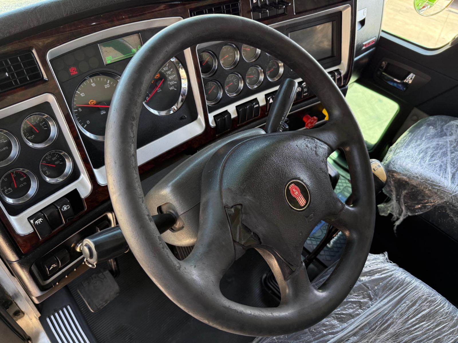 2016 KENWORTH T800 - DASHBOARD