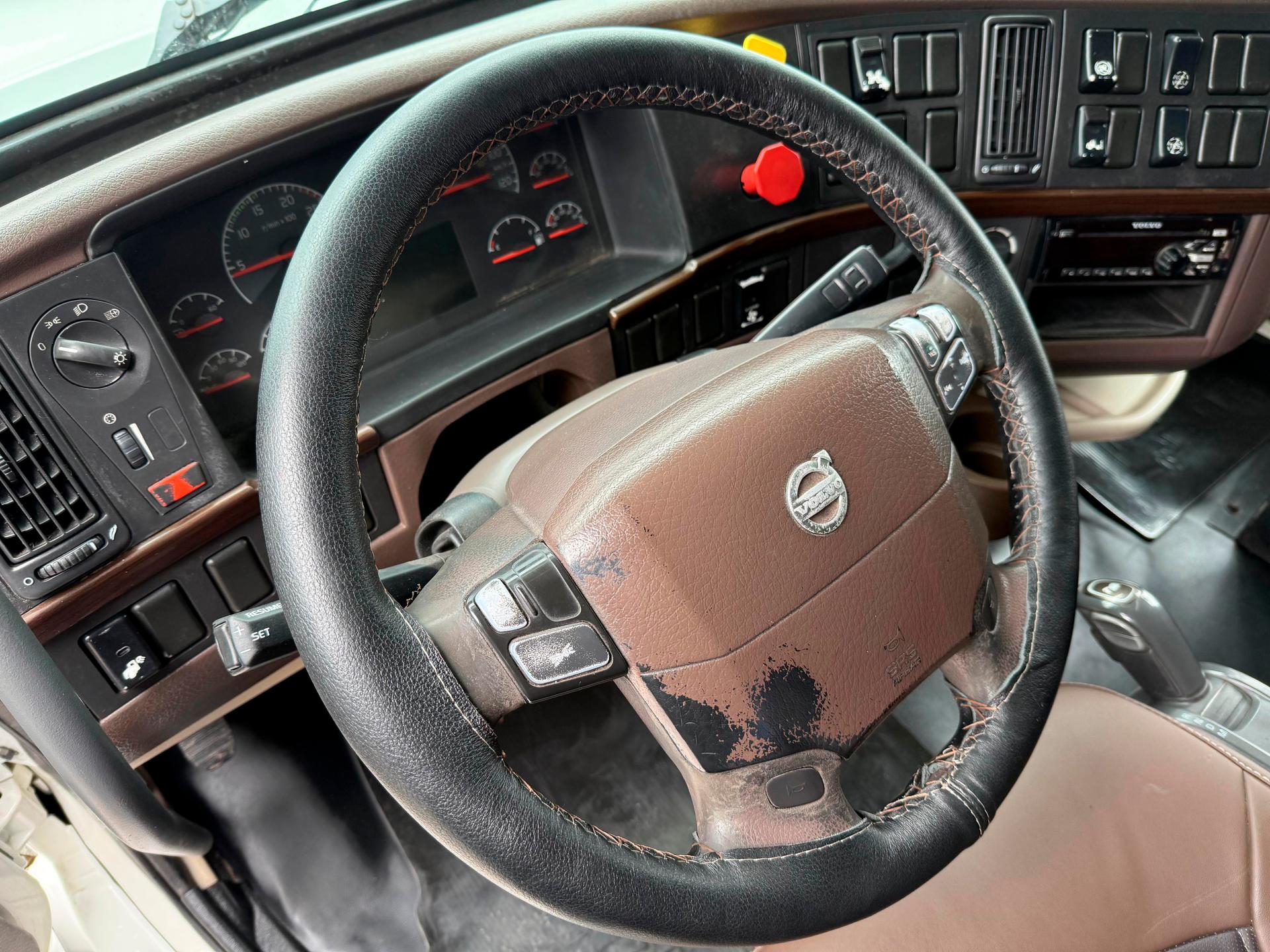 2016 VOLVO TRUCKS VNL 64T 630 - ODOMETER