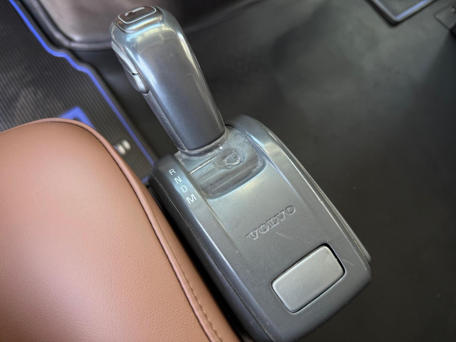 2015 VOLVO TRUCKS VNL 64T 630 - IMPERFECTIONS