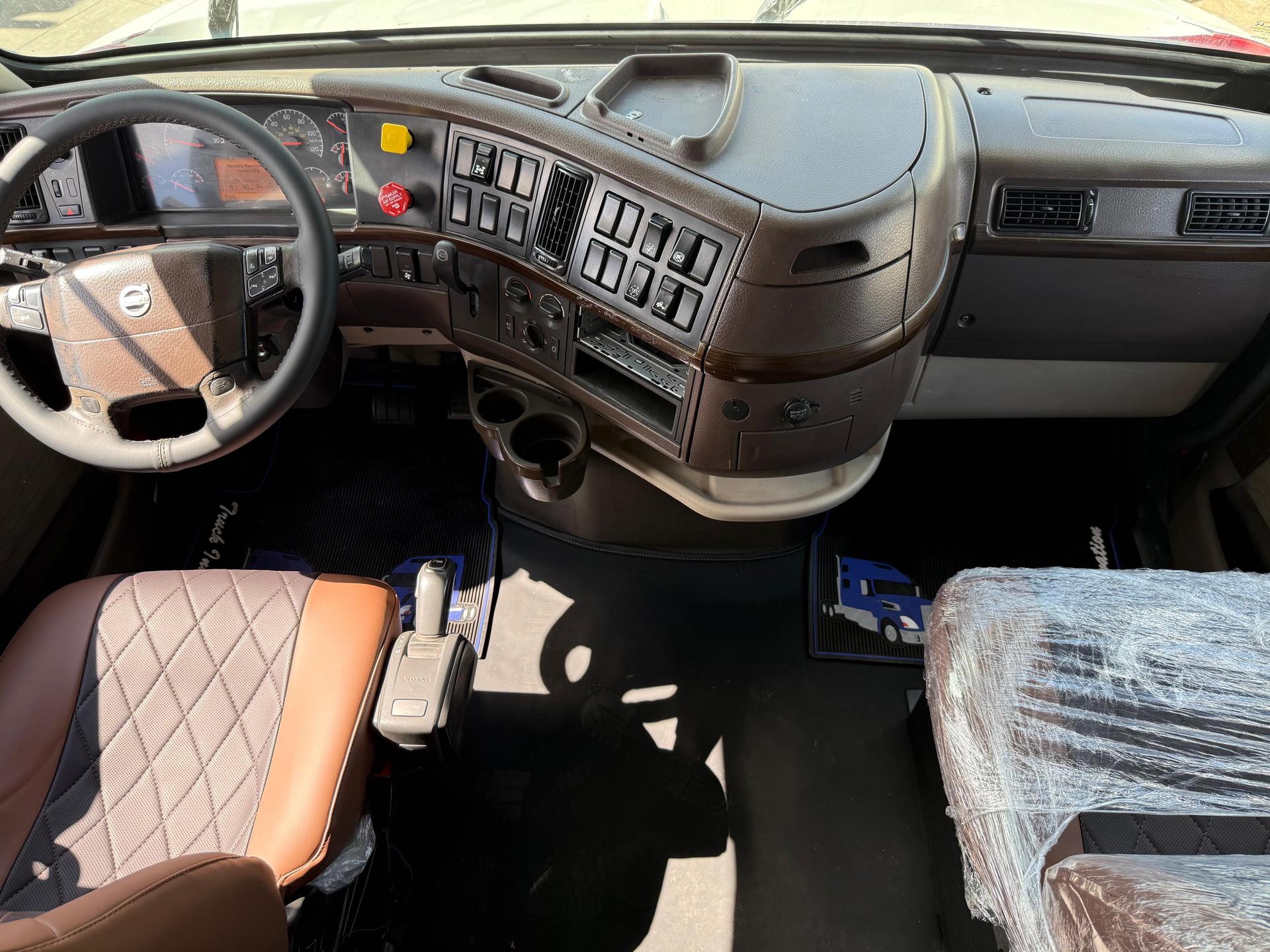2016 VOLVO TRUCKS VNL 64T 630 - DASHBOARD